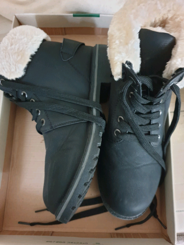 ladies fur lined boots size 5